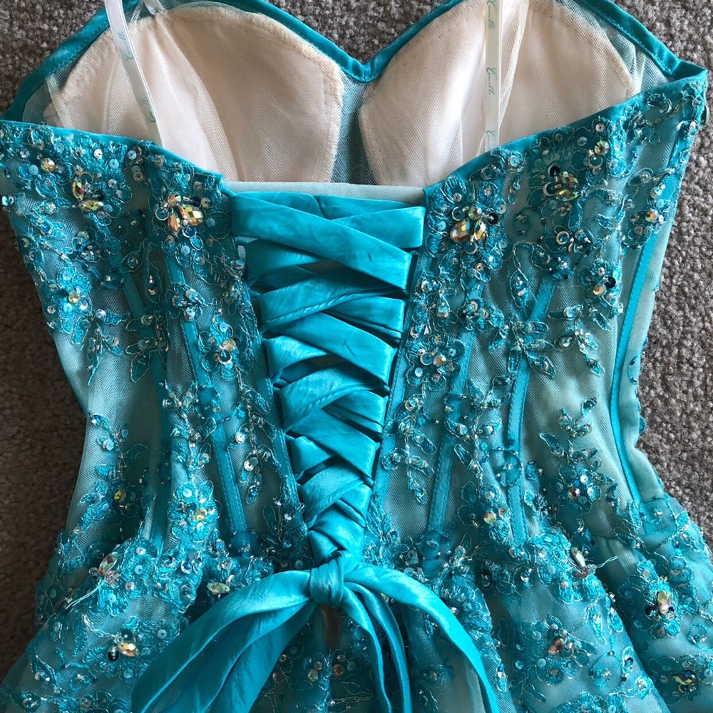 Dress - Picture 4 of 4